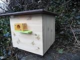 XXXL Luxus Hummelkasten mit Wachsmottensperre, 2X Sichtfenster und Nistmaterial Imprägniert Wetterfest Bienenhaus Hummelhaus Nistkasten Hummelvilla Bienen Insektenhaus