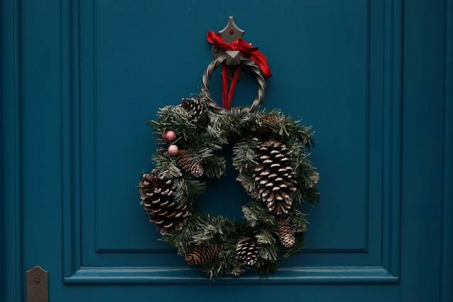 Türkranz als Weihnachtsdeko für den Garten